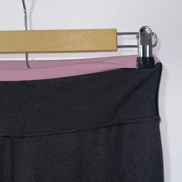 Leggings black & purple women’s size large/XL - Picture 3 of 4
